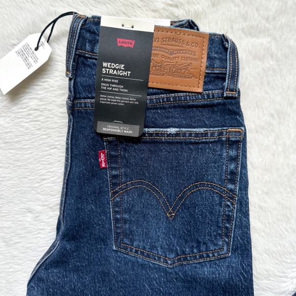 Levis Premium Wedgie Straight High Rise Button Fly Salsa Roll Stretch Jeans - Picture 4 of 12